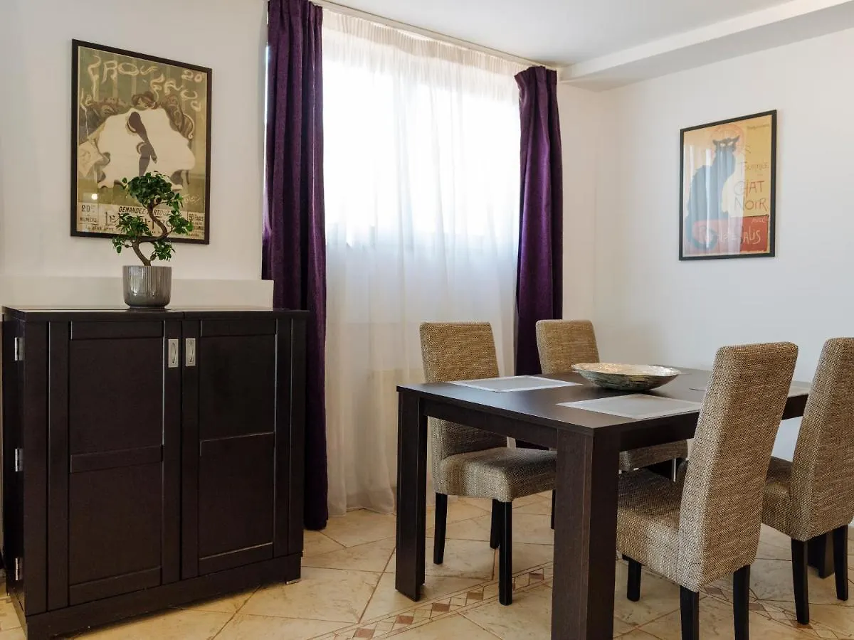 Amazing City View Residences - Penthouse & Apartment Bucarest 0*,  Rumanía