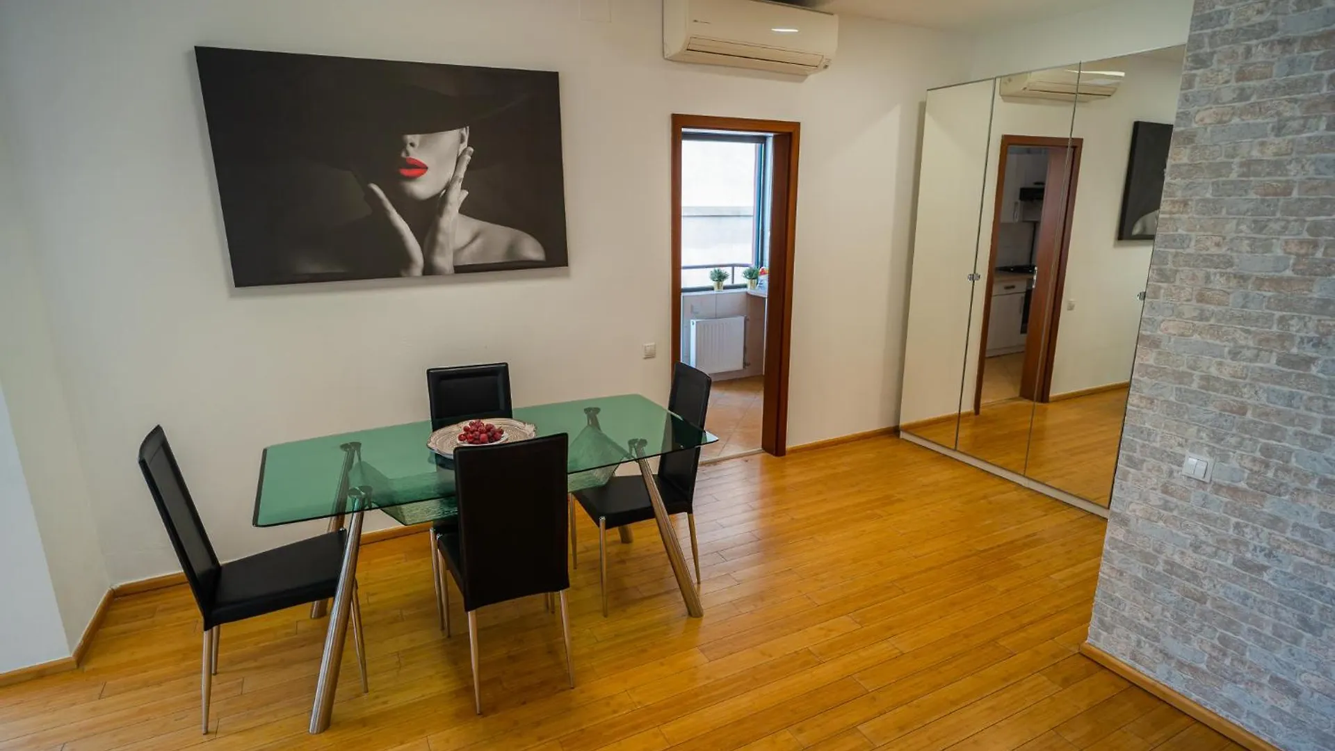 Amazing City View Residences - Penthouse & Apartment Bucarest 0*,  Rumanía